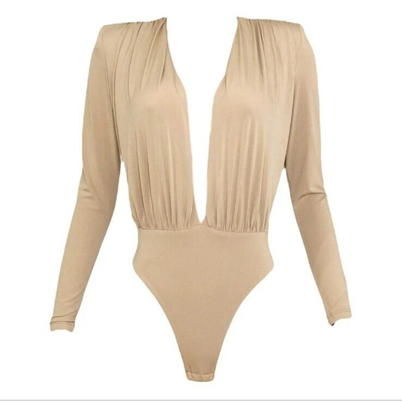 Nookie Dasha Plunge Bodysuit Latte Size XS Shoulder Pads Thong Revolve NBB04 NEW - Picture 3 of 15